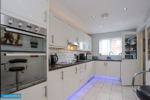 Kitchen- click for photo gallery
